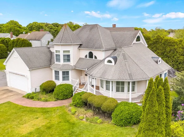 276 Shore Street, Falmouth, MA 02540