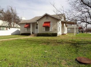 502 N Main St, Henrietta, TX 76365