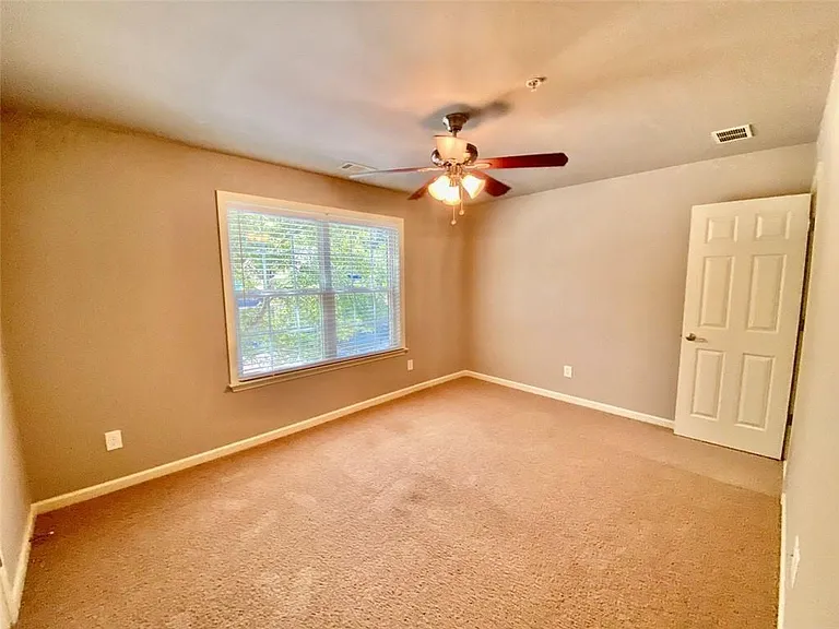 3322 Castleberry Village Dr — Photo 16