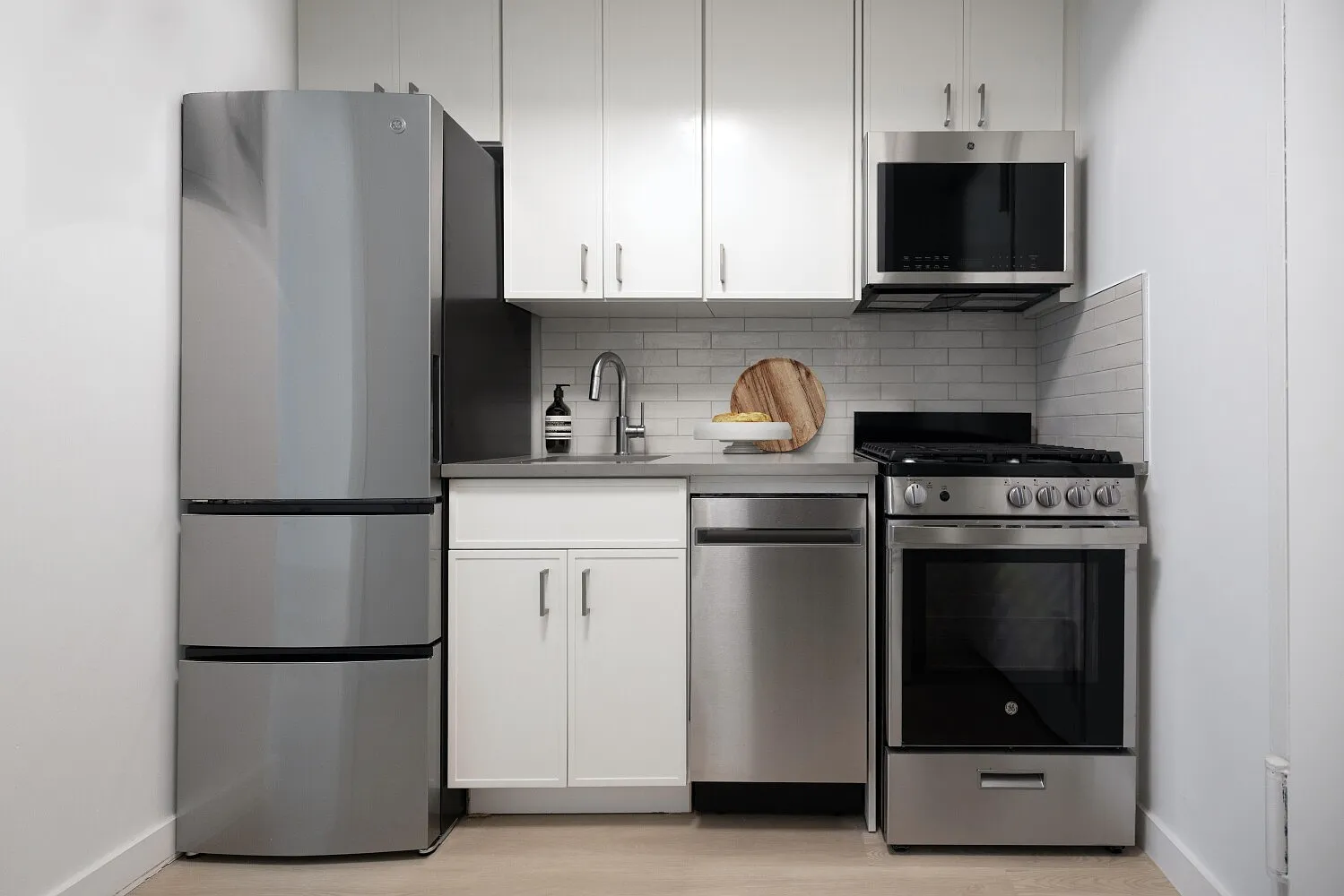 115 East 34th Street — Photo 3
