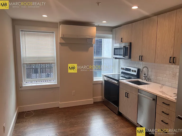 365 Hanover St #7 — Photo 14