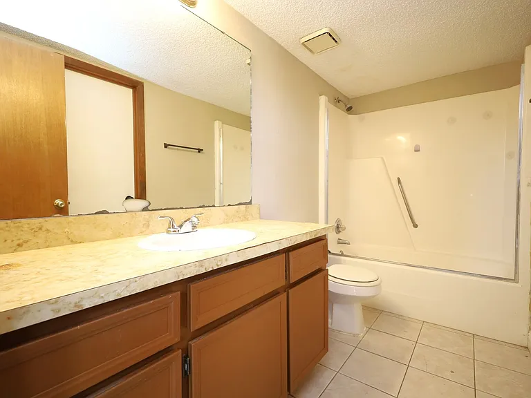 1307 Baytree Dr #E — Photo 10