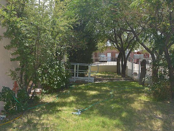 3rd image of 800 Hannett Ave NW