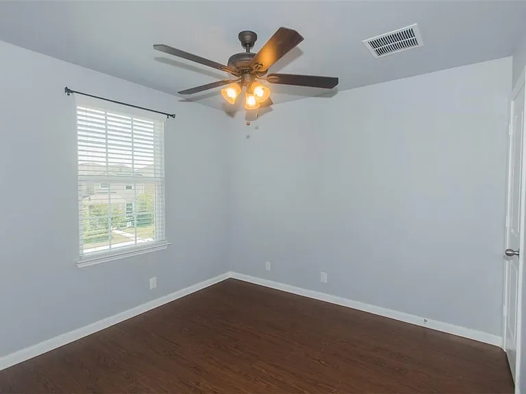 937 Alamo Plaza Dr — Photo 15