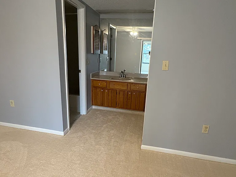 6102 Country Club Dr #F-2 — Photo 11