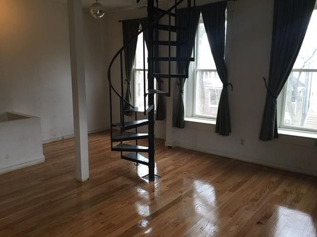 1st image of 3014 N Clifton Ave #2