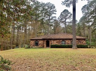 212 Oakwood Ln, Pineville, LA 71360