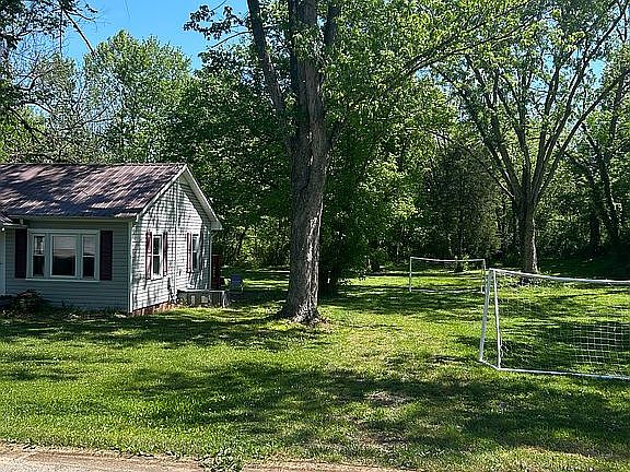 3rd image of 701 Talbott Rd