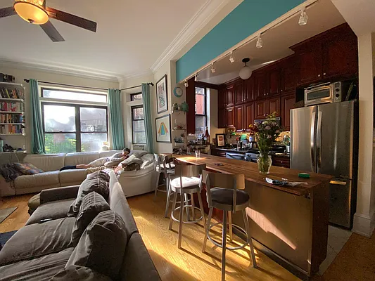 Rented by Oxford Property Group | media 9