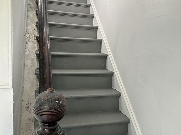 2nd image of 52 Thayer St #2