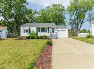 1030 Loekes Dr, Florissant, MO 63031