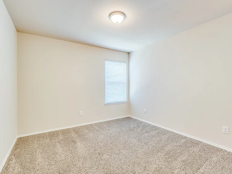 520 Pollyann Trl — Photo 12