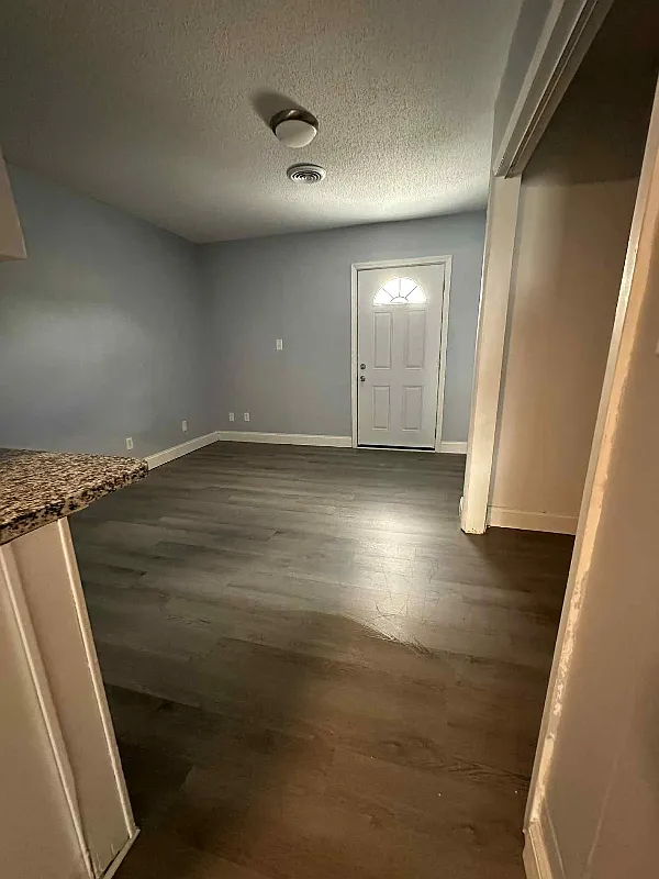 2 bed, $975 — Photo 2