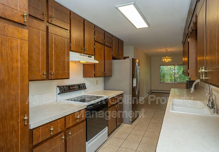 508 Louise Ln — Photo 7