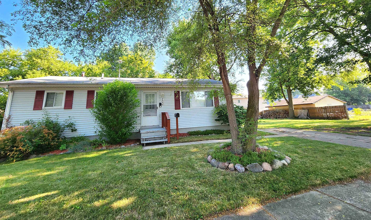 203 Cass Ave photo 1