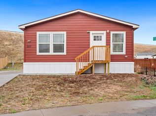 527 Broken Wheel Ct, Cheyenne, WY 82007