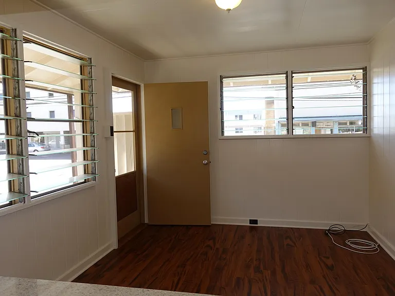 1328 N School St #1 — Photo 5