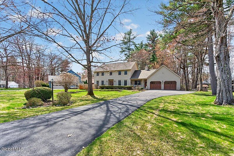2nd image of 10 Timberwick Drive