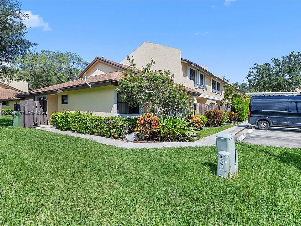 310 SW 96th Ter