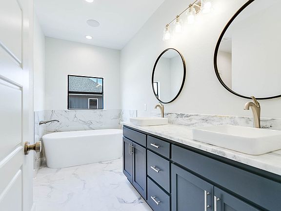 4th image of 210 Calypso Ln