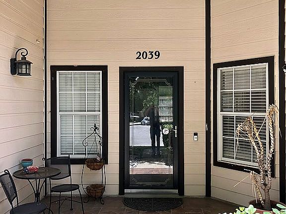 4th image of 2039 Sungate Dr
