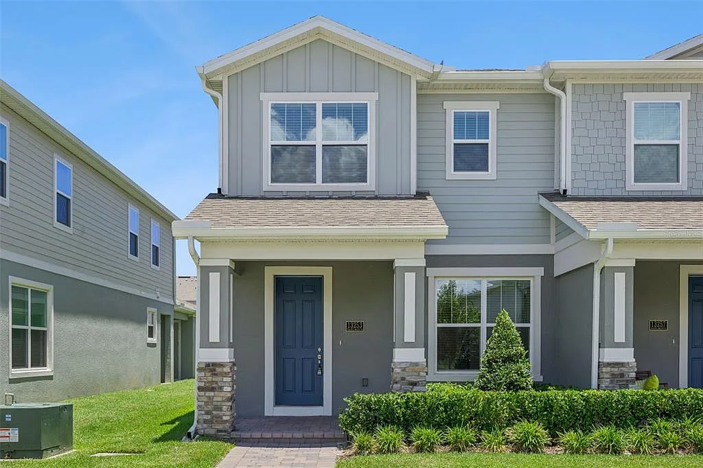 3 bed, 2.5 bath, 1644 sqft, $2,750 — Photo 1