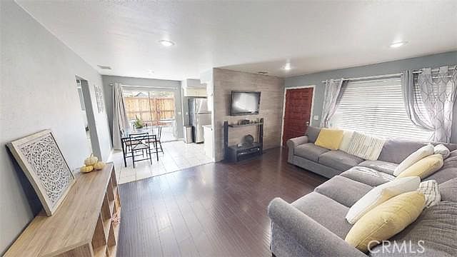 1st image of 11083 Kibbins Cir