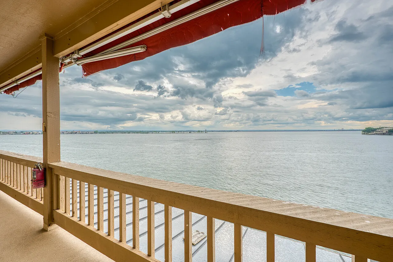4 bed, 4.5 bath, 3737 sqft, $5,000 — Photo 4