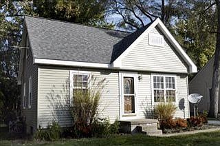 1st image of 143 Floral Dr