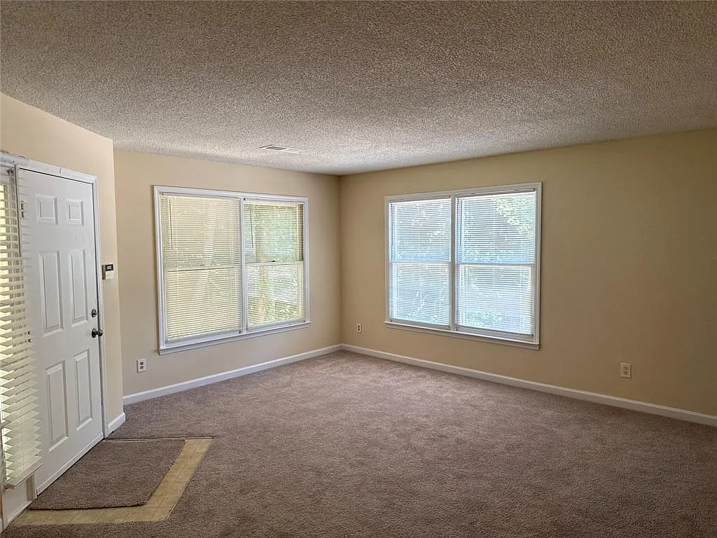 1 bed, 1.0 bath, $1,150 — Photo 2