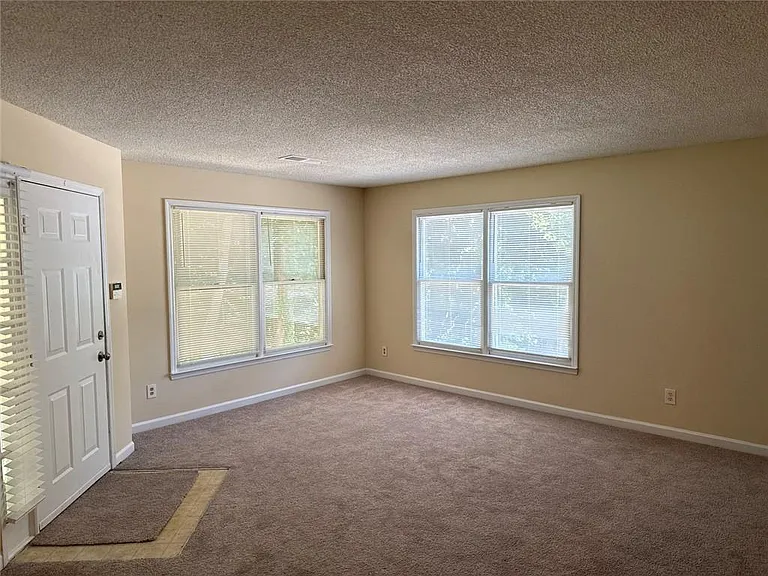 1600 Oakpointe Dr SW #G — Photo 2