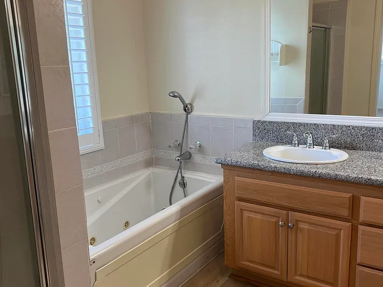 255 N Skyline Dr — Photo 22