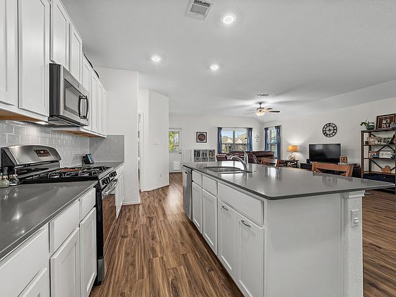 5th image of 1232 Matt Ln