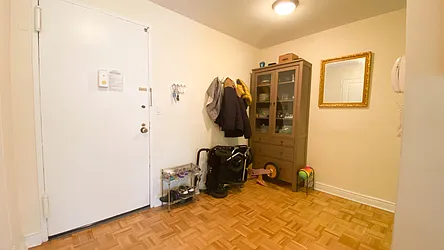 Rented by R New York