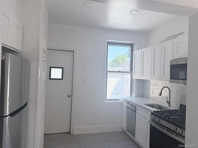 1916 Palmer Ave #2R — Photo 3