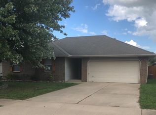 3103 W Sheffield St, Springfield, MO 65802