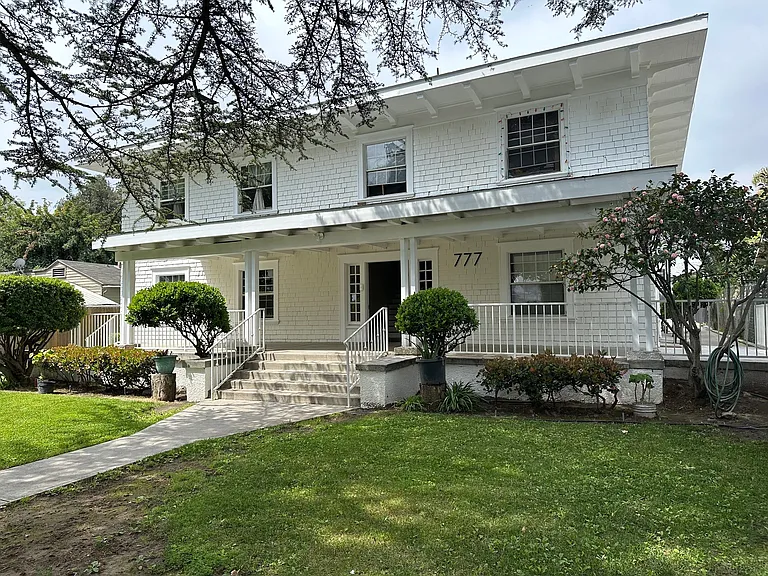 777 N Los Robles Ave #10 — Photo 2