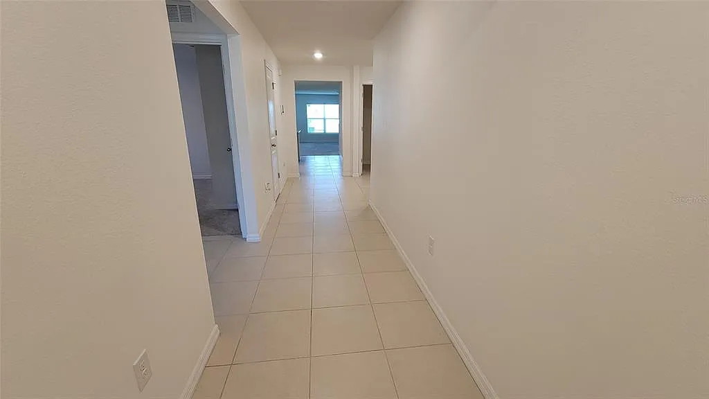 4 bed, 2.0 bath, 1934 sqft, $2,400 — Photo 3