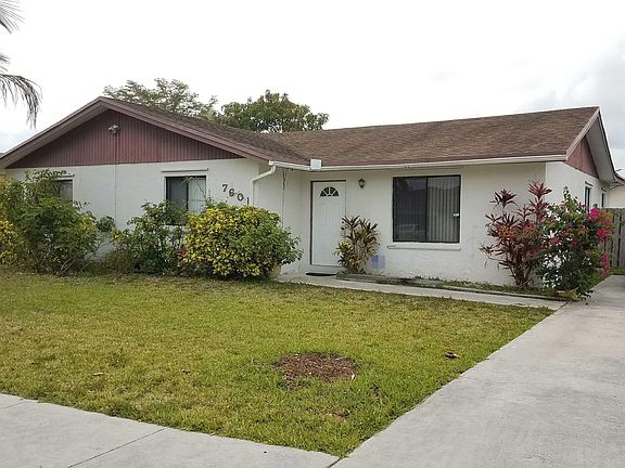 3rd image of 7601 SW 8th Ct