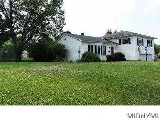 11 Wheatley Cir, Utica, NY 13501