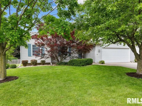 602 E 14th Avenue Ct, Coal Valley, IL 61240