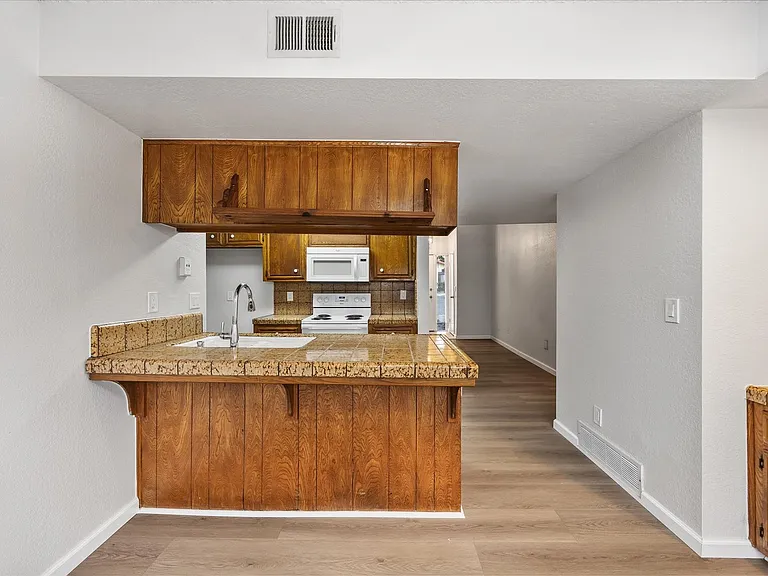 3501 Bernard St #1C — Photo 12