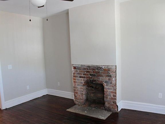 3rd image of 1417 W Clay St