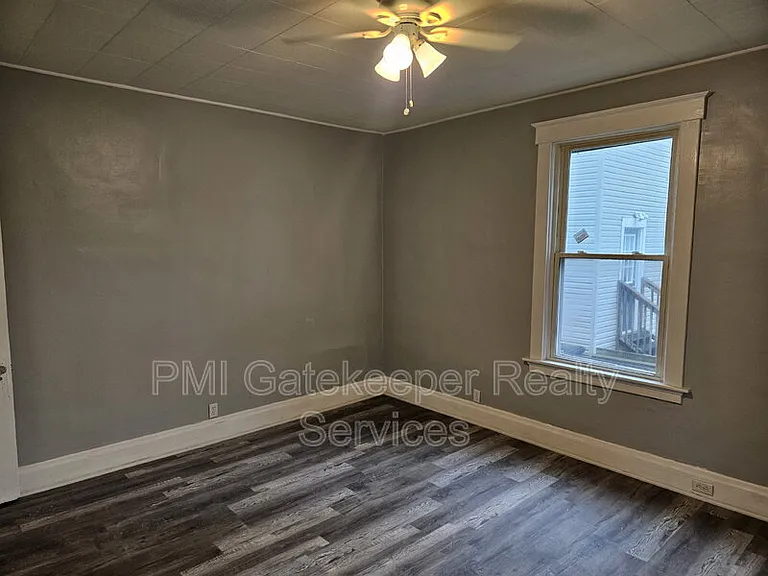 5402 Rolston Ave — Photo 9