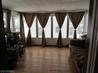 5th image of 933 N Ottillia St SE