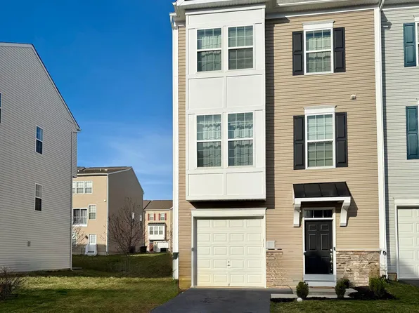 236 Schramm Loop, Stephens City, VA 22655