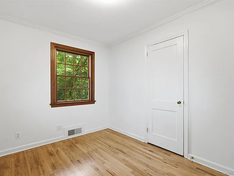 84 Pound Ridge Rd — Photo 11