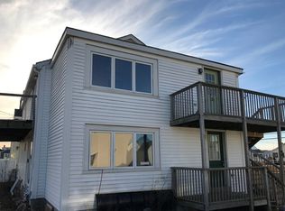 3 Page Ln, Hampton, NH 03842