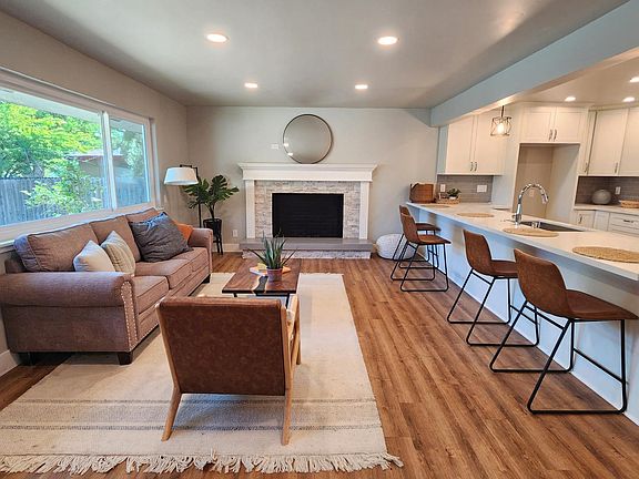 2nd image of 7021 Wilshire Cir