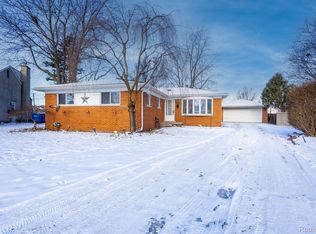 28671 Malvina Ct, Warren, MI 48088